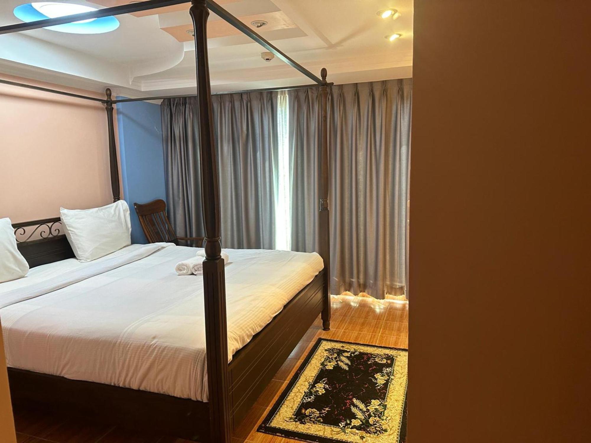 Affordable Serviced Apartments In Nana Omni Tower - Prime Sukhumvit Location バンコク都 エクステリア 写真