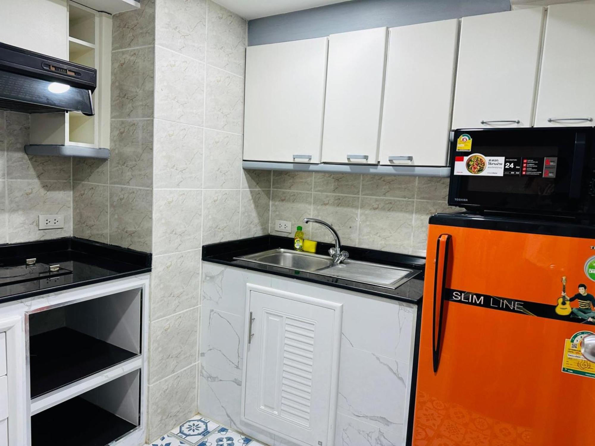 Affordable Serviced Apartments In Nana Omni Tower - Prime Sukhumvit Location バンコク都 エクステリア 写真