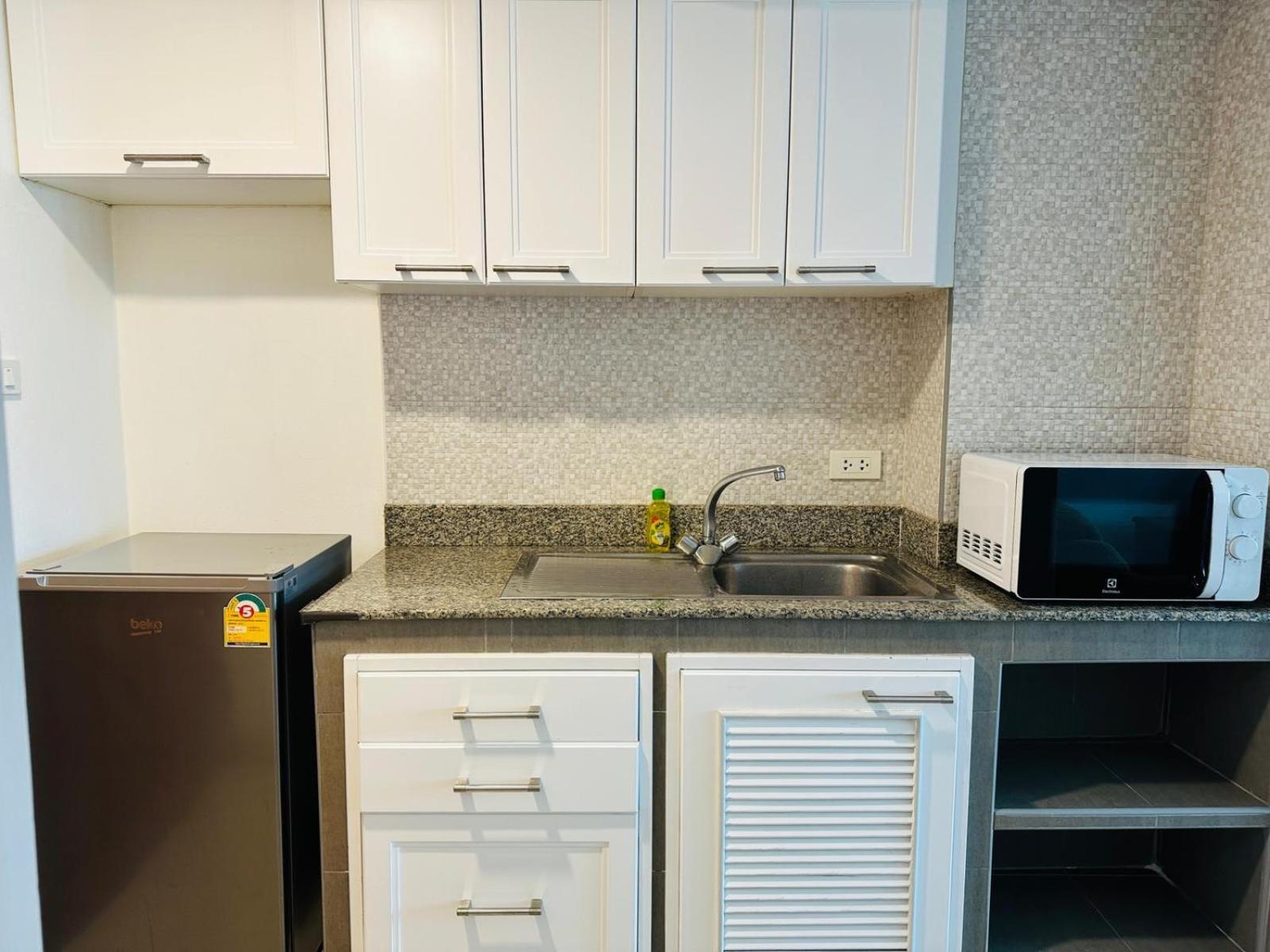 Affordable Serviced Apartments In Nana Omni Tower - Prime Sukhumvit Location バンコク都 エクステリア 写真