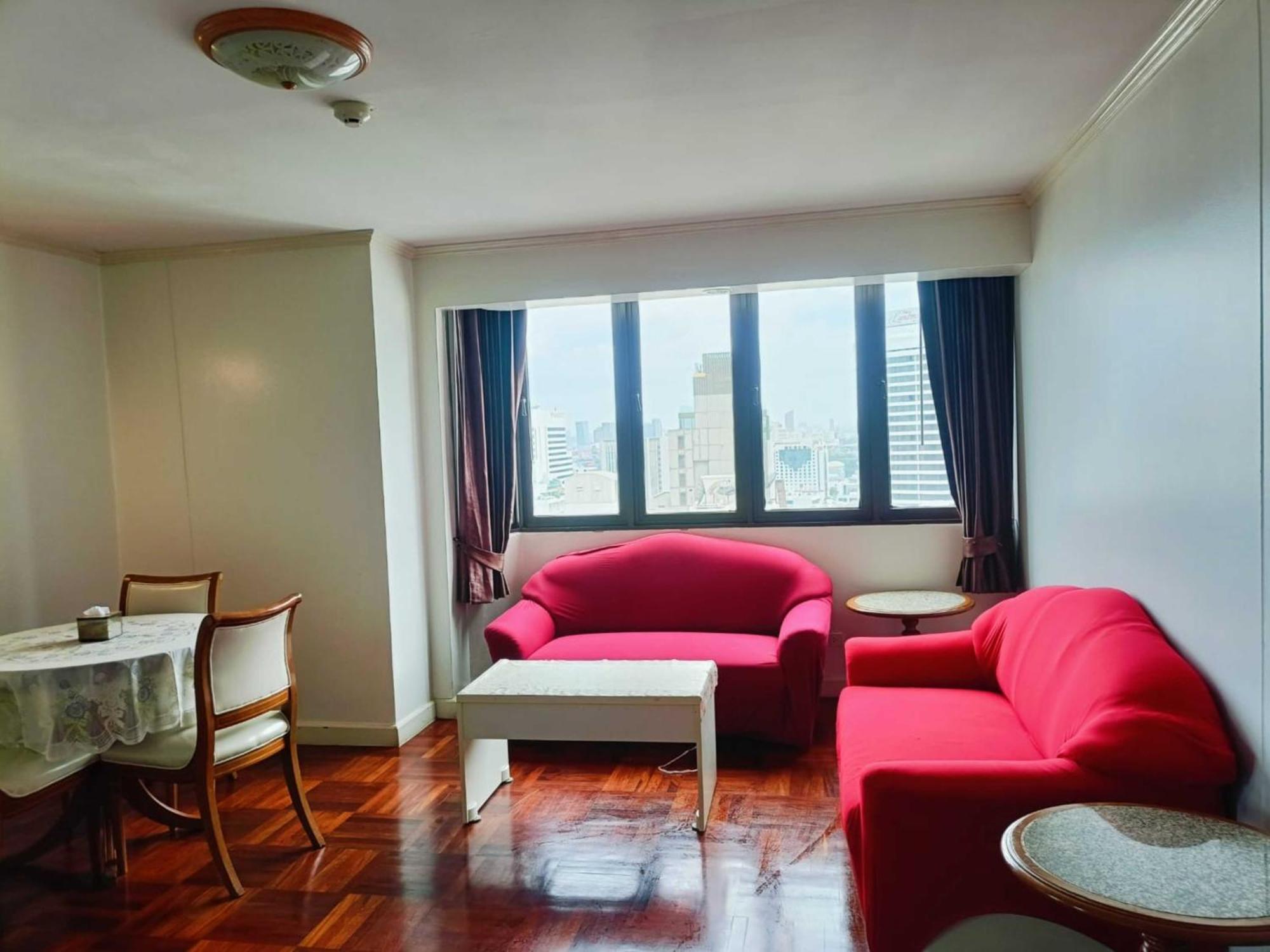 Affordable Serviced Apartments In Nana Omni Tower - Prime Sukhumvit Location バンコク都 エクステリア 写真